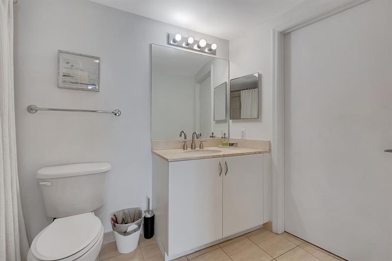 Image 28 of 56 For 1750 Bayshore Dr  4810