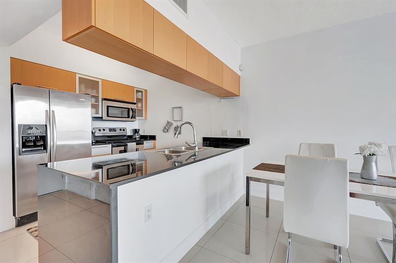 Image 3 of 56 For 1750 Bayshore Dr  4810