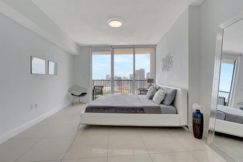 Image 31 of 56 For 1750 Bayshore Dr  4810