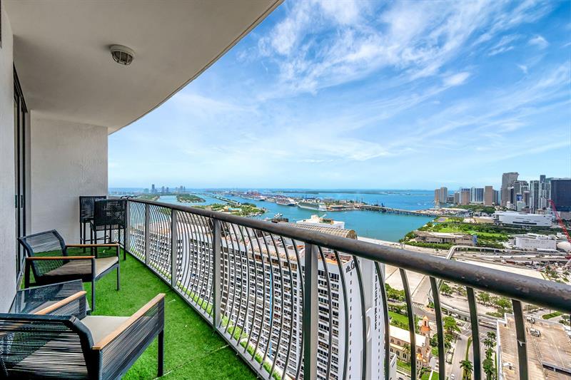 Image 33 of 56 For 1750 Bayshore Dr  4810