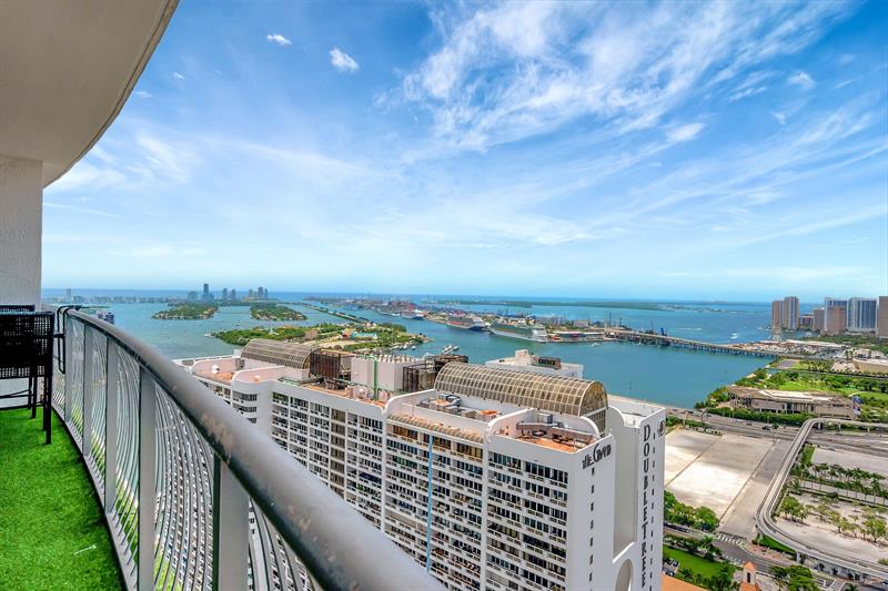Image 37 of 56 For 1750 Bayshore Dr  4810