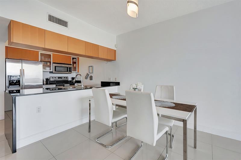 Image 4 of 56 For 1750 Bayshore Dr  4810