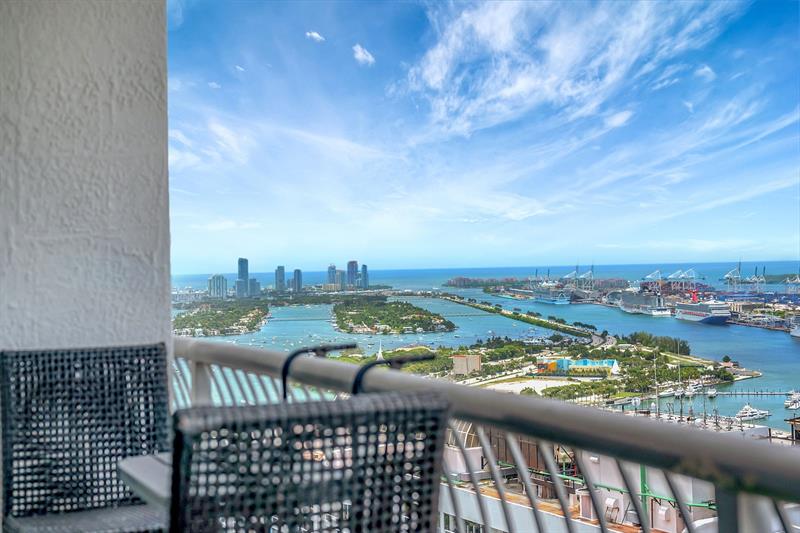 Image 40 of 56 For 1750 Bayshore Dr  4810