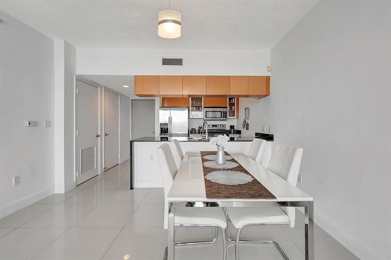 Image 5 of 56 For 1750 Bayshore Dr  4810