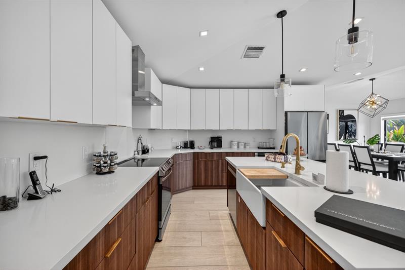 Image 9 of 51 For 4550 3rd Ave