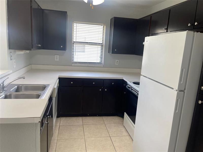 Image 10 of 16 For 4090 Pine Island Rd  303