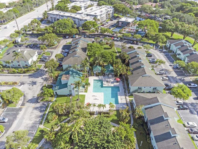 Image 3 of 16 For 4090 Pine Island Rd  303