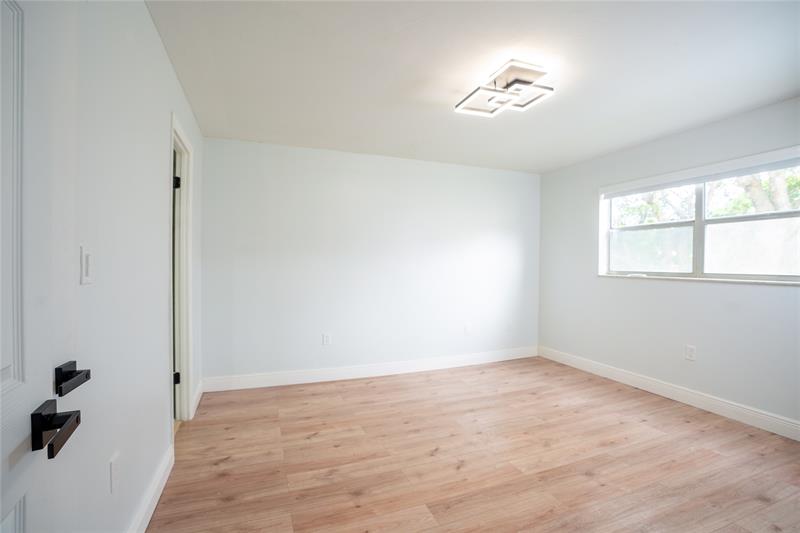 Image 17 of 24 For 2780 Pine Island Rd  211