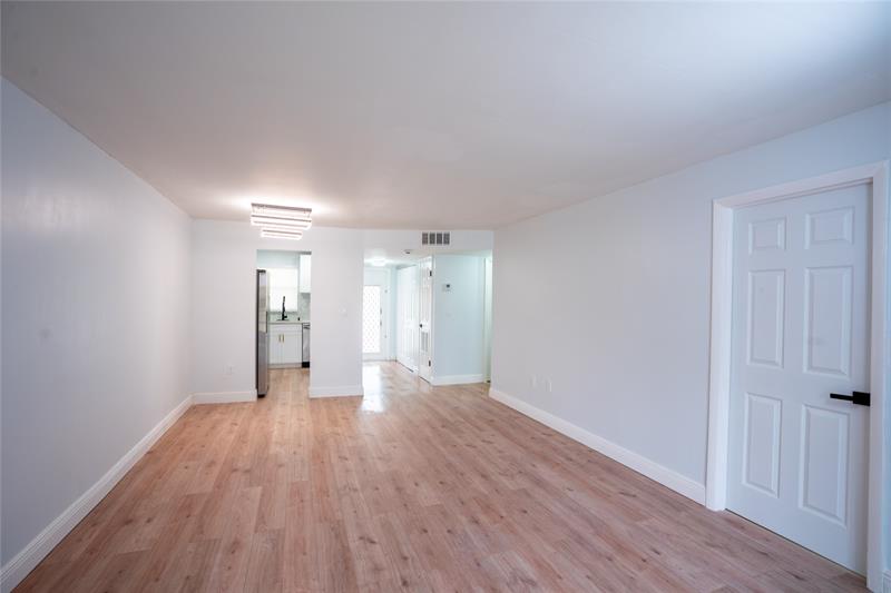 Image 3 of 24 For 2780 Pine Island Rd  211