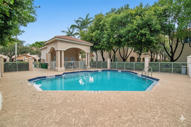 Image 29 of 31 For 8805 Isles Cir