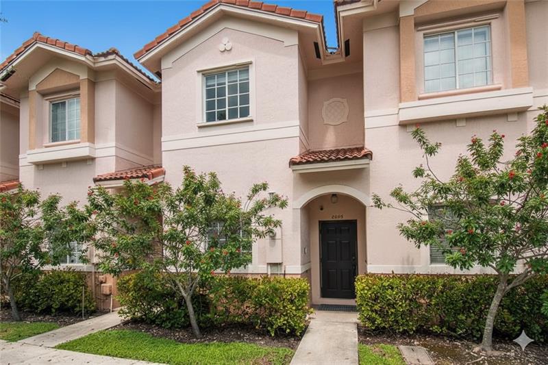 Image 3 of 31 For 8805 Isles Cir