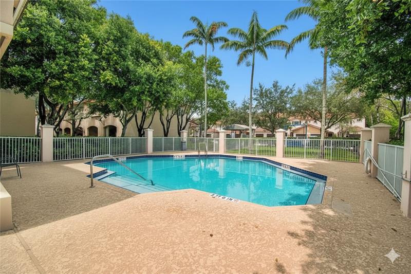 Image 30 of 31 For 8805 Isles Cir