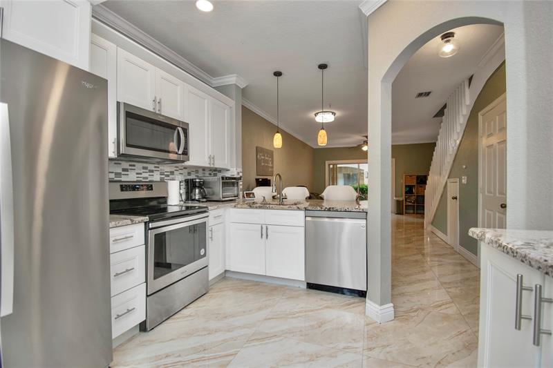 Image 8 of 31 For 8805 Isles Cir