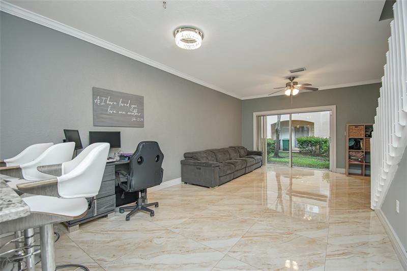 Image 9 of 31 For 8805 Isles Cir