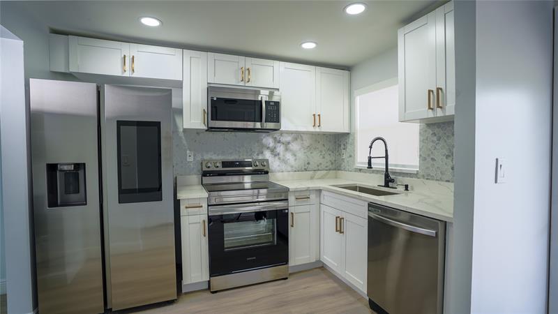 Image 5 of 25 For 9601 Sunrise Lakes Blvd  311