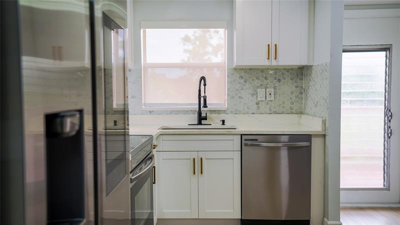 Image 6 of 25 For 9601 Sunrise Lakes Blvd  311
