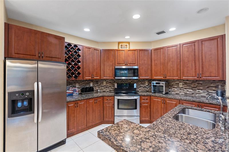 Image 18 of 52 For 16830 36th Ct