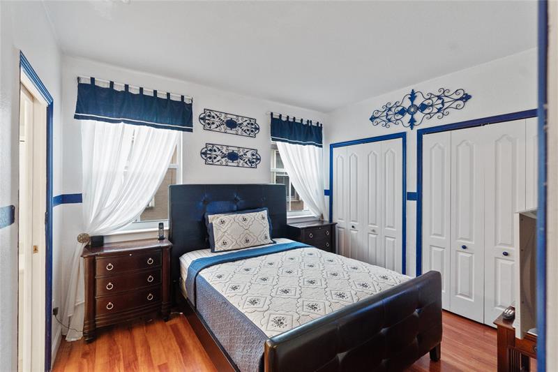 Image 33 of 52 For 16830 36th Ct