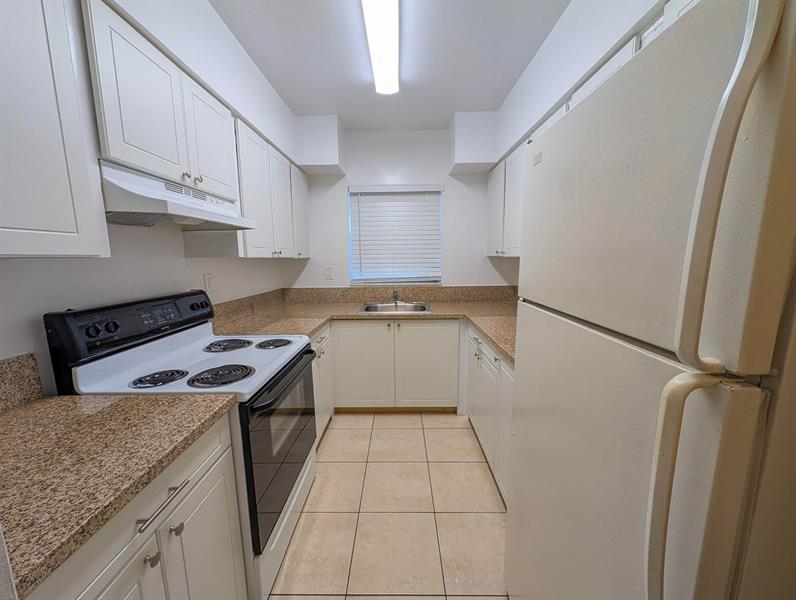 Image 4 of 8 For 3800 Riverside Dr  5