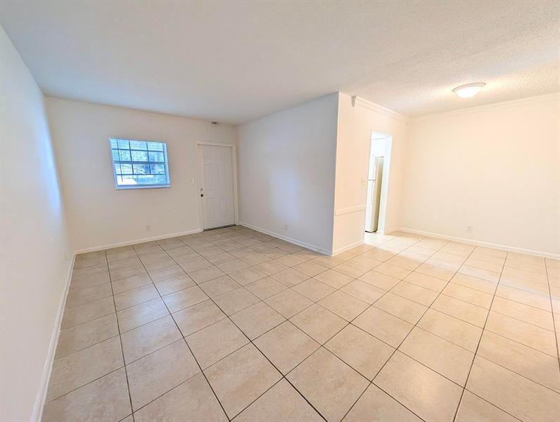 Image 6 of 8 For 3800 Riverside Dr  5