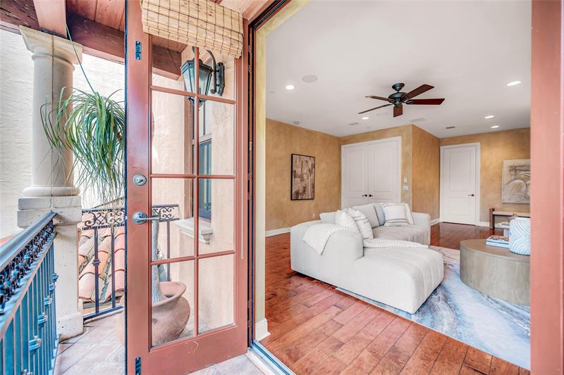 Image 54 of 81 For 1025 2nd Ct  1025