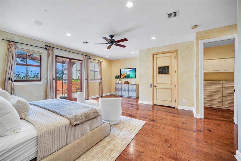Image 68 of 81 For 1025 2nd Ct  1025