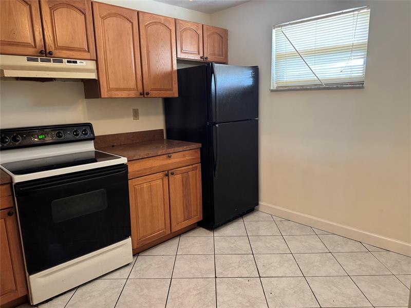 Image 5 of 12 For 1075 Riverside Dr  406