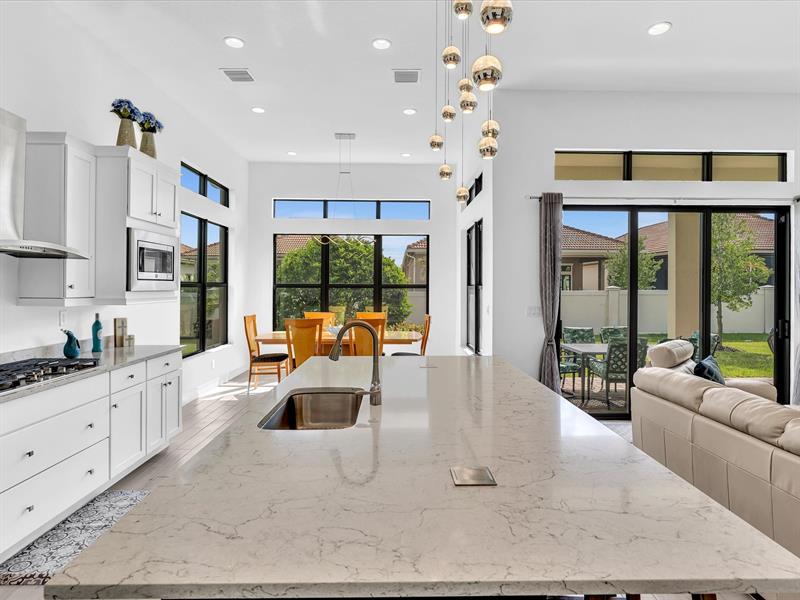 Image 15 of 98 For 8928 Bastille Cir