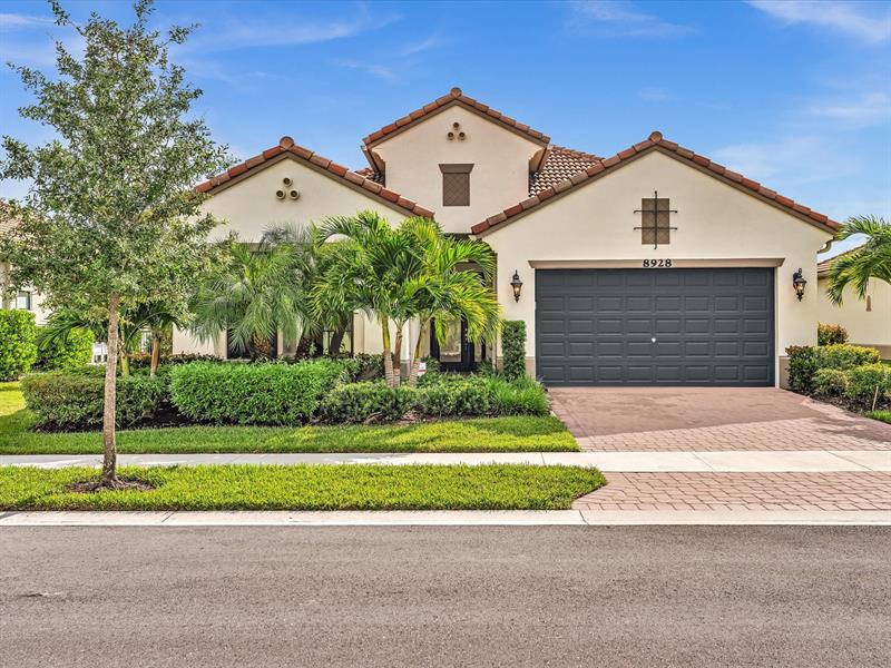 Image 2 of 98 For 8928 Bastille Cir