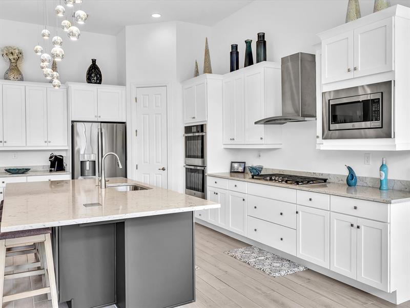 Image 21 of 98 For 8928 Bastille Cir