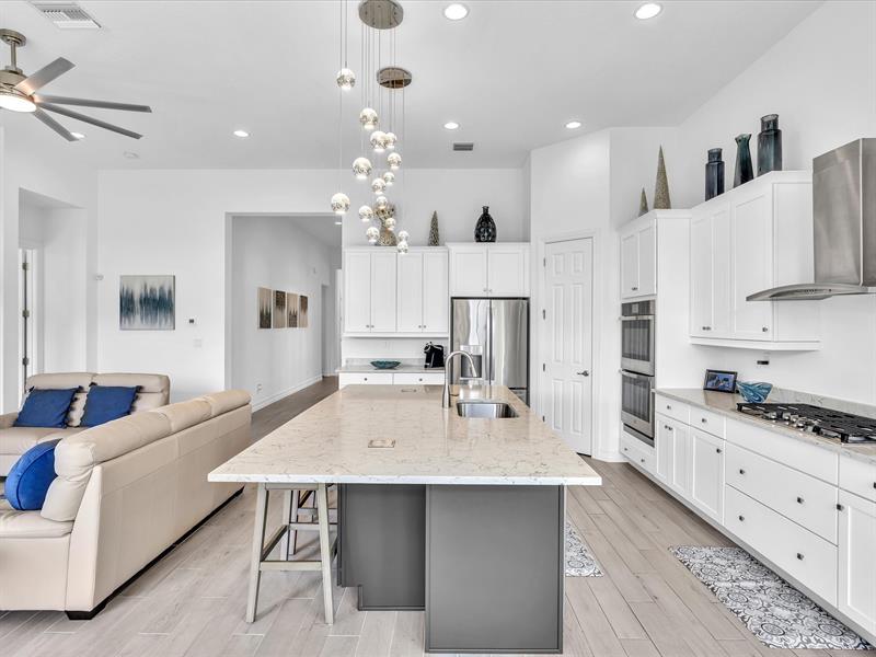 Image 23 of 98 For 8928 Bastille Cir