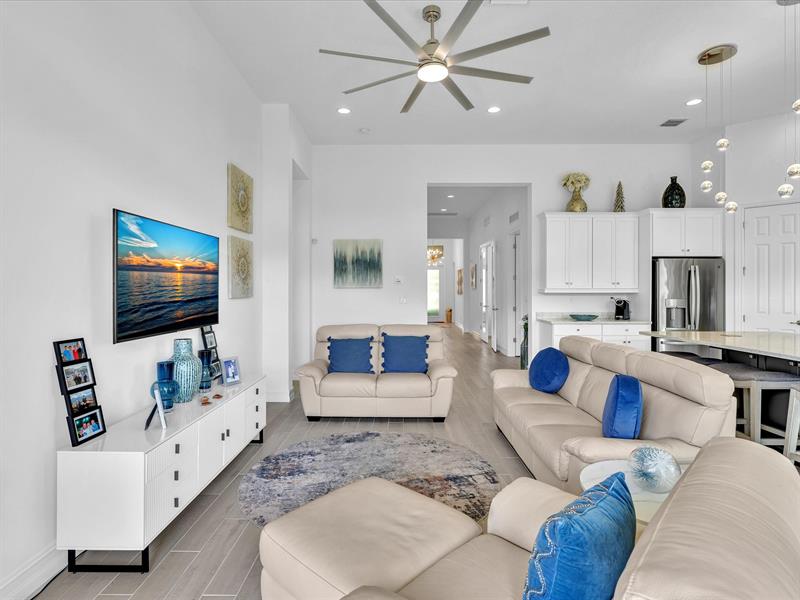 Image 27 of 98 For 8928 Bastille Cir