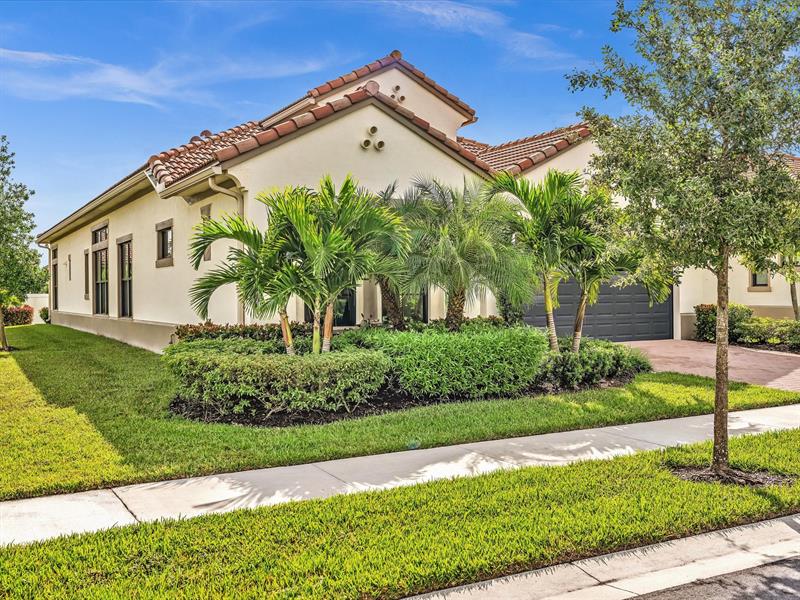 Image 3 of 98 For 8928 Bastille Cir