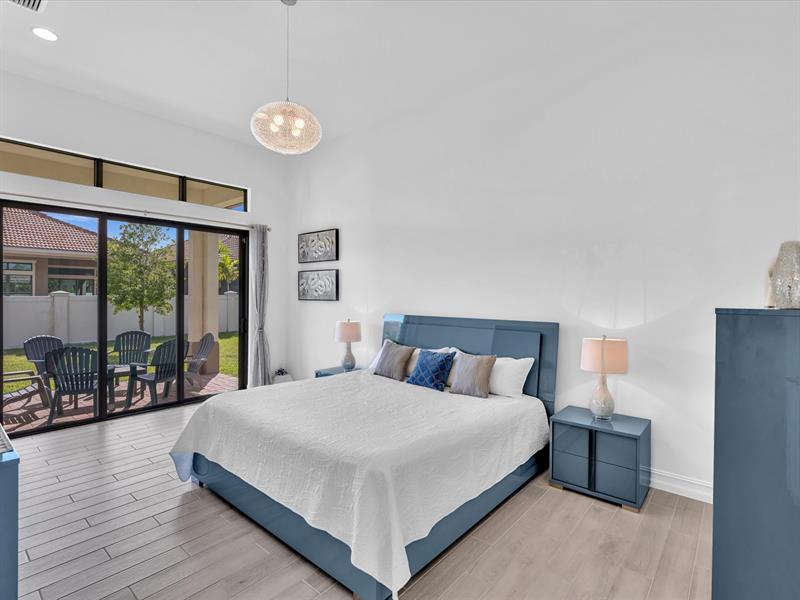 Image 34 of 98 For 8928 Bastille Cir
