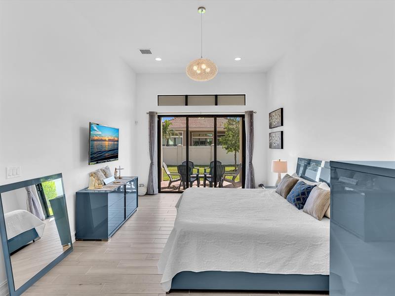 Image 36 of 98 For 8928 Bastille Cir
