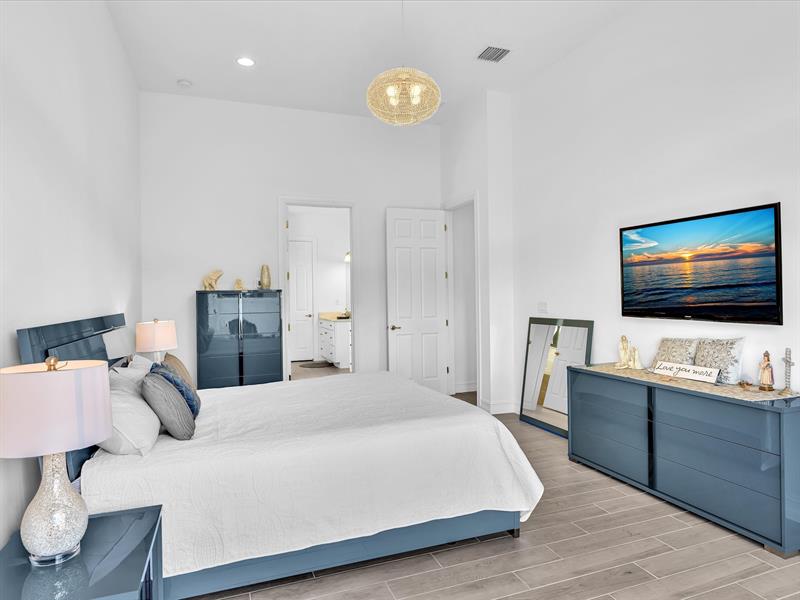 Image 38 of 98 For 8928 Bastille Cir