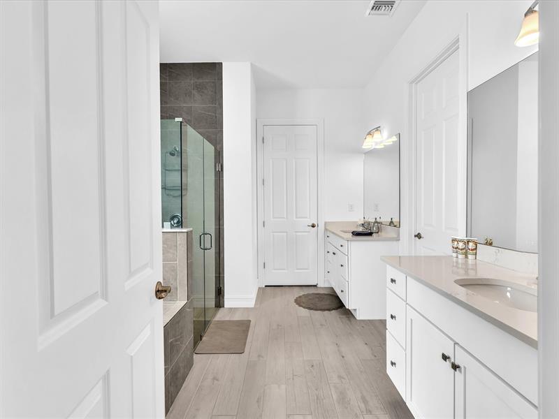 Image 39 of 98 For 8928 Bastille Cir
