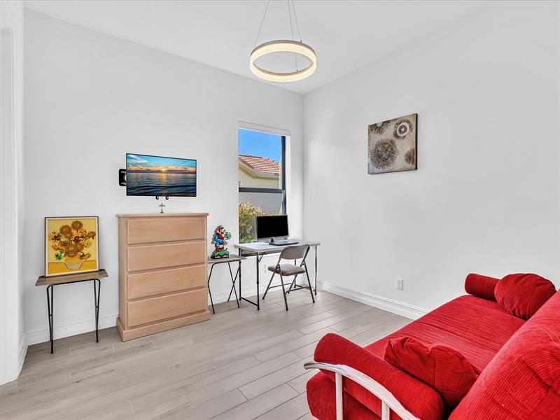 Image 47 of 98 For 8928 Bastille Cir