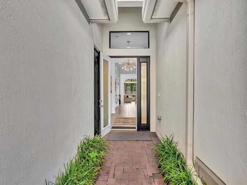 Image 5 of 98 For 8928 Bastille Cir
