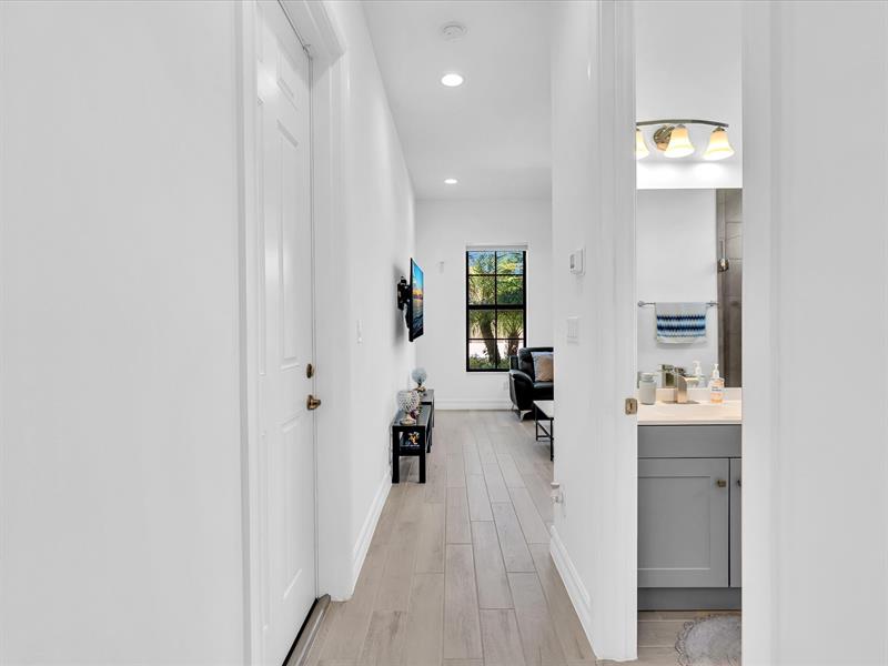 Image 51 of 98 For 8928 Bastille Cir