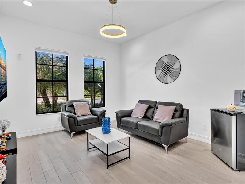 Image 53 of 98 For 8928 Bastille Cir