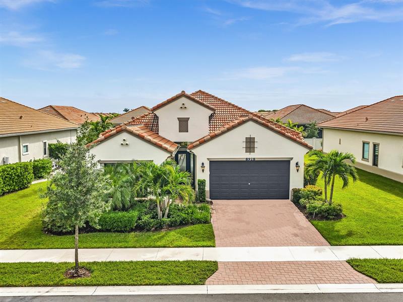 Image 60 of 98 For 8928 Bastille Cir