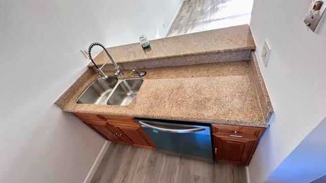 Image 17 of 24 For 927 Twin Lakes Dr  3-j