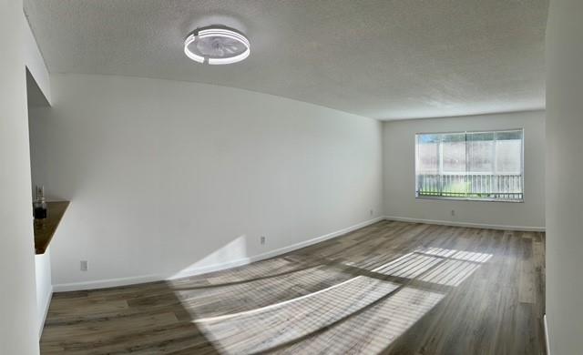 Image 18 of 24 For 927 Twin Lakes Dr  3-j