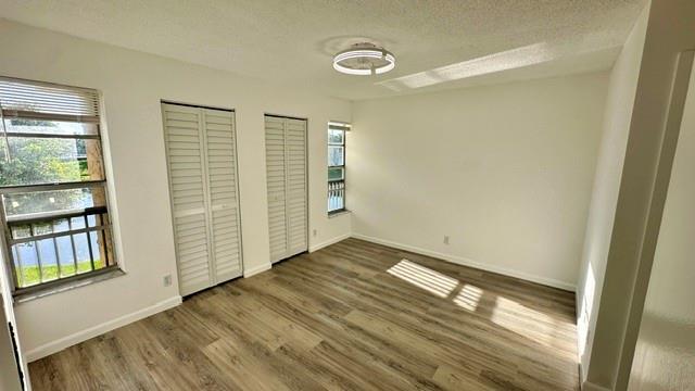 Image 20 of 24 For 927 Twin Lakes Dr  3-j