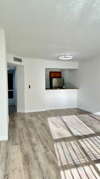 Image 23 of 24 For 927 Twin Lakes Dr  3-j