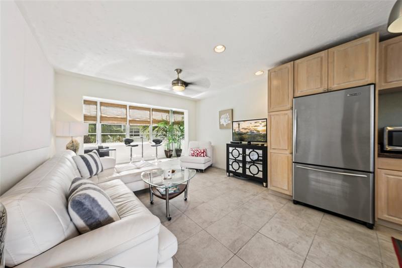 Image 18 of 38 For 1000 4th St  311