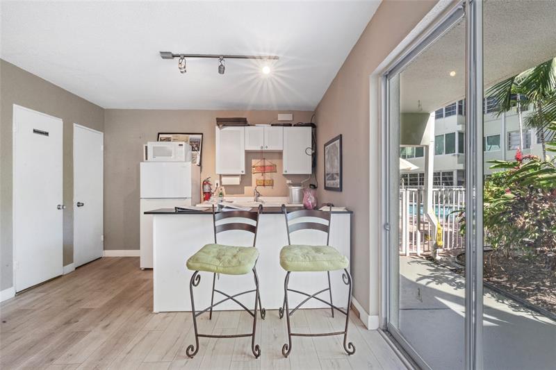 Image 22 of 38 For 1000 4th St  311