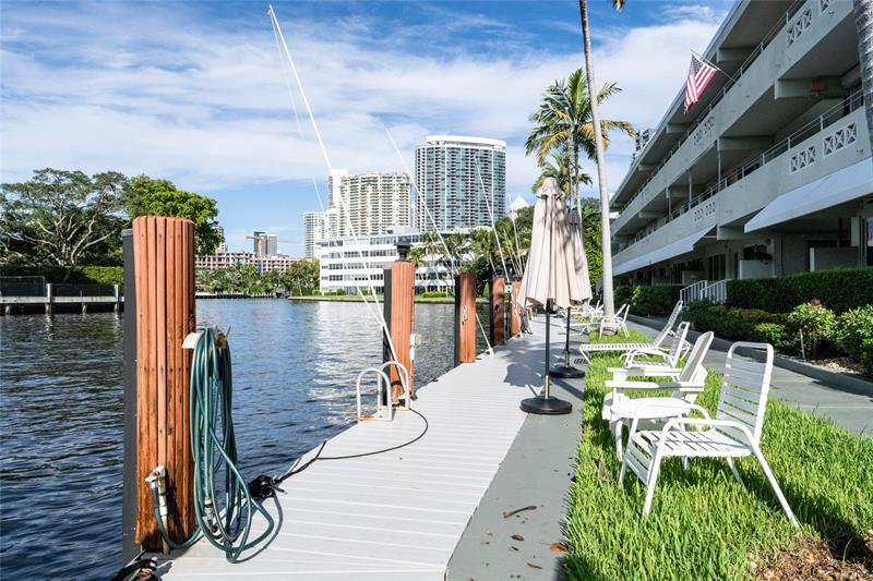 Image 4 of 38 For 1000 4th St  311