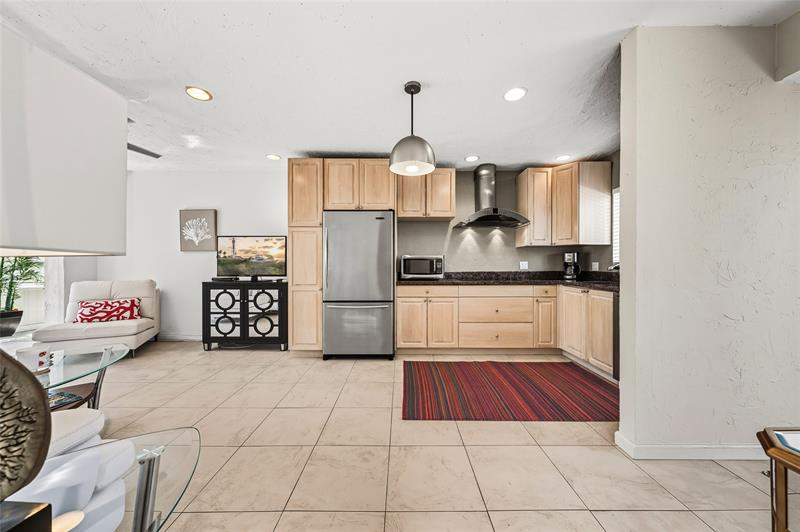 Image 7 of 38 For 1000 4th St  311